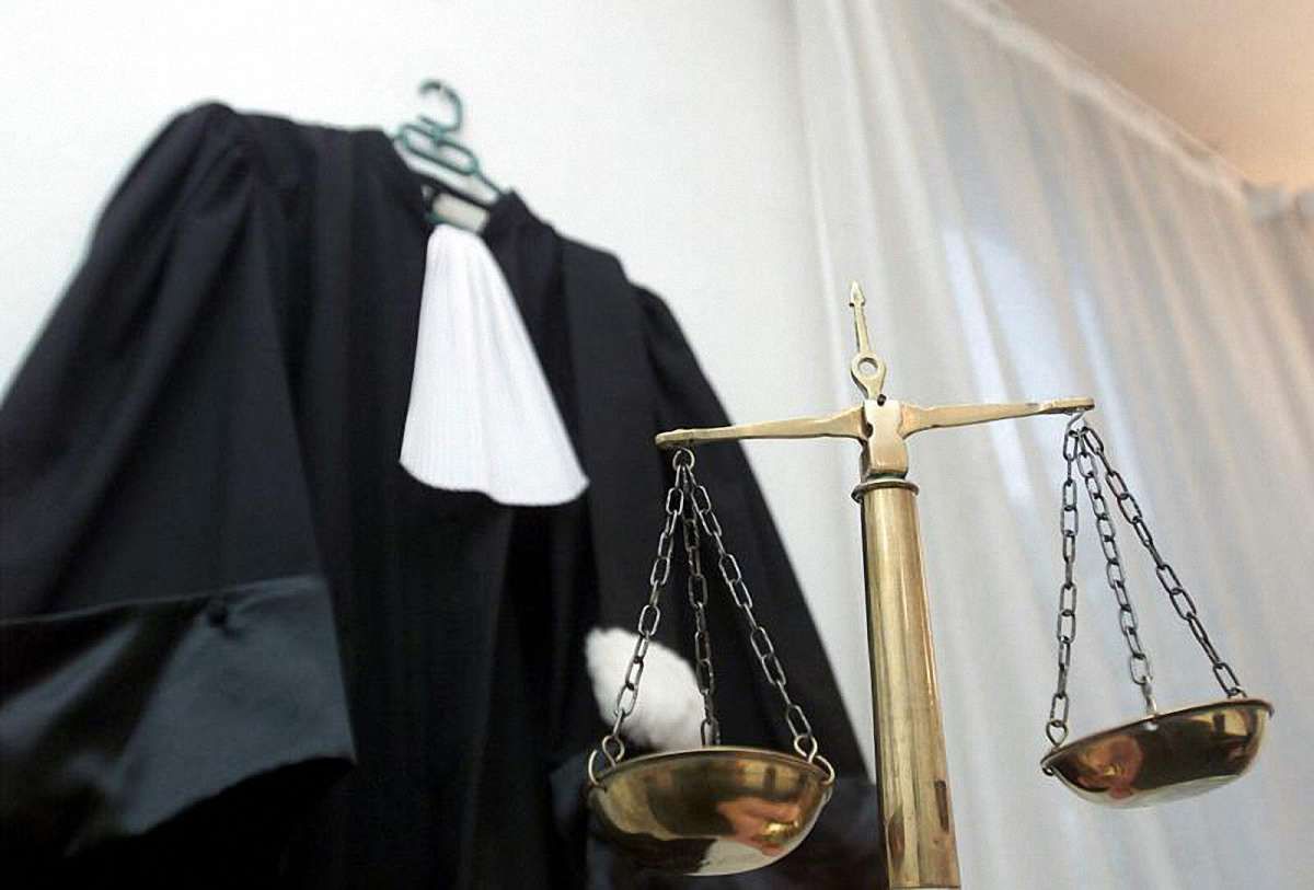 Суддя у Львові сховала своє посвідчення, коли поліція зупинила її авто