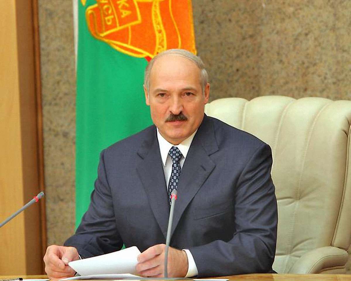 Лукашенко подав документи на участь у виборах президента Білорусі