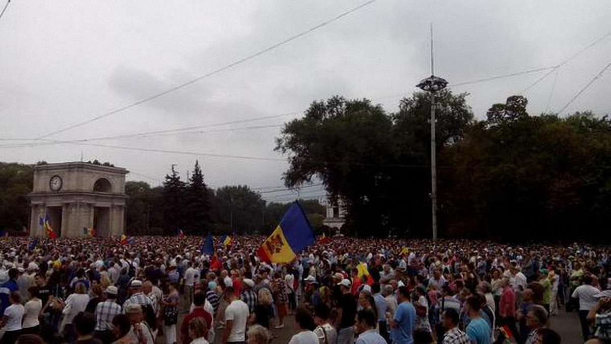У  Кишиневі проходить масштабний мітинг проти чинної влади