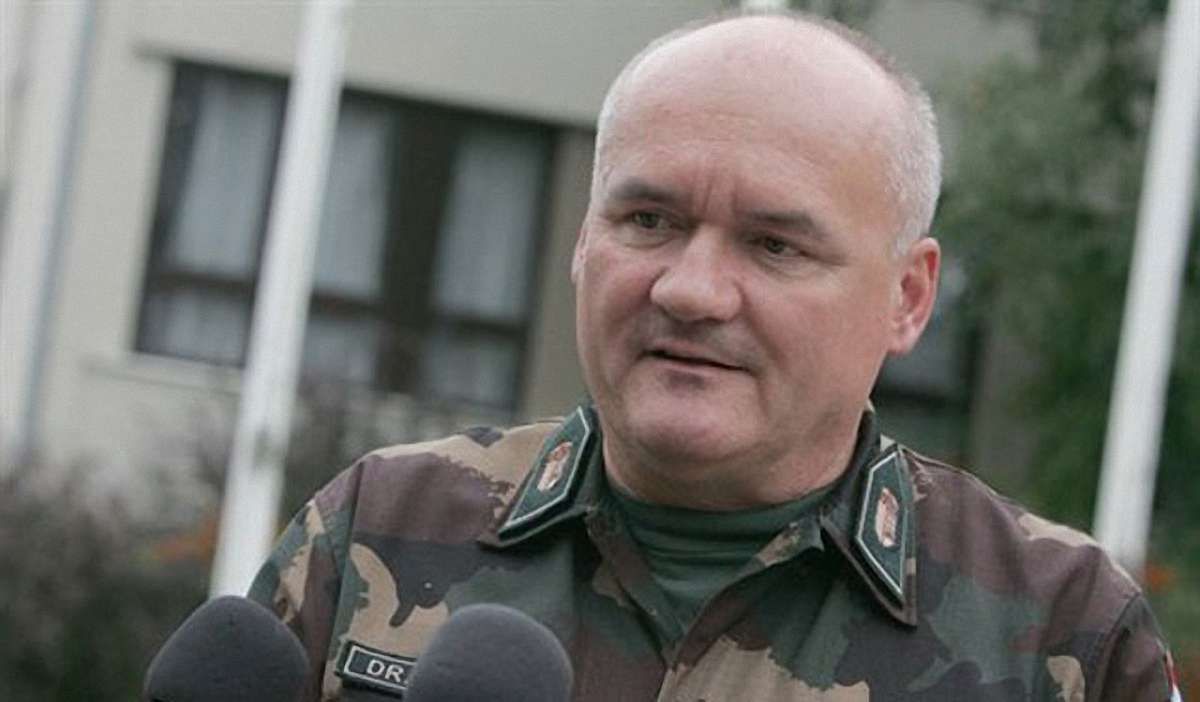 Міністр оборони Угорщини подав у відставку через ситуацію з біженцями