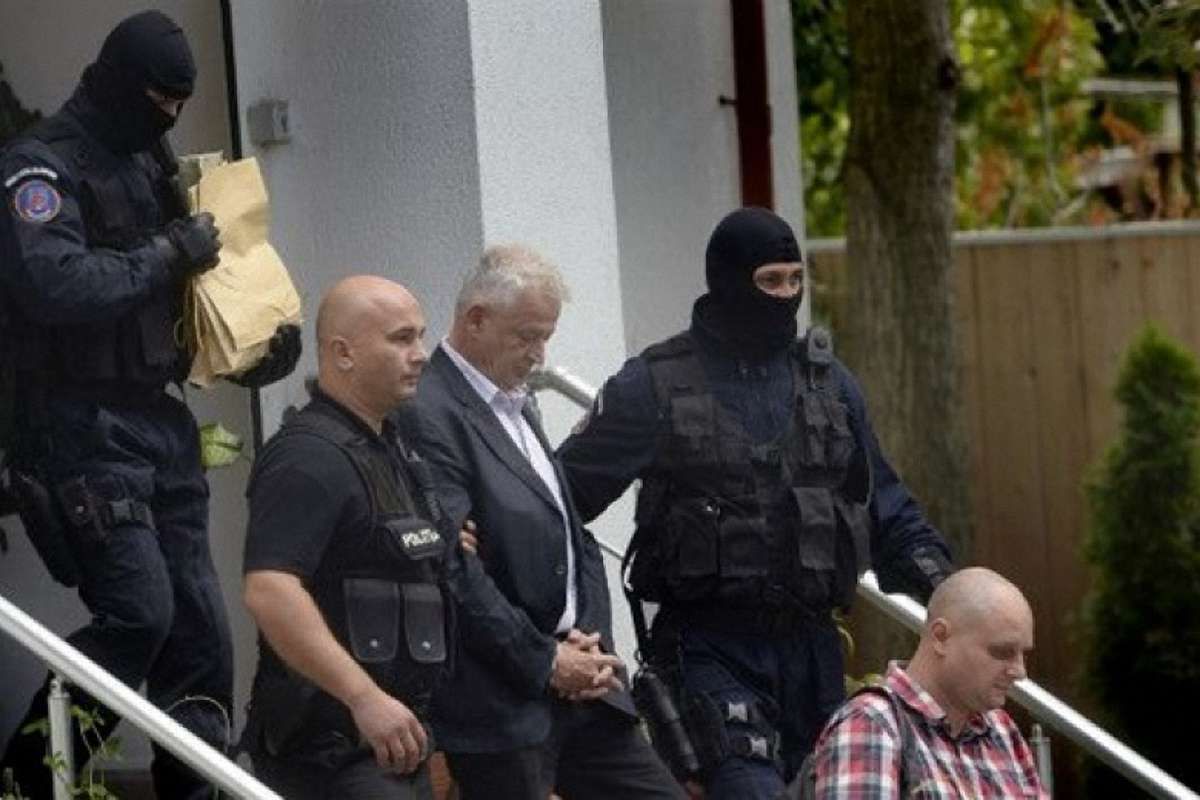 Мер Бухареста перебуватиме за ґратами принаймні 30 днів