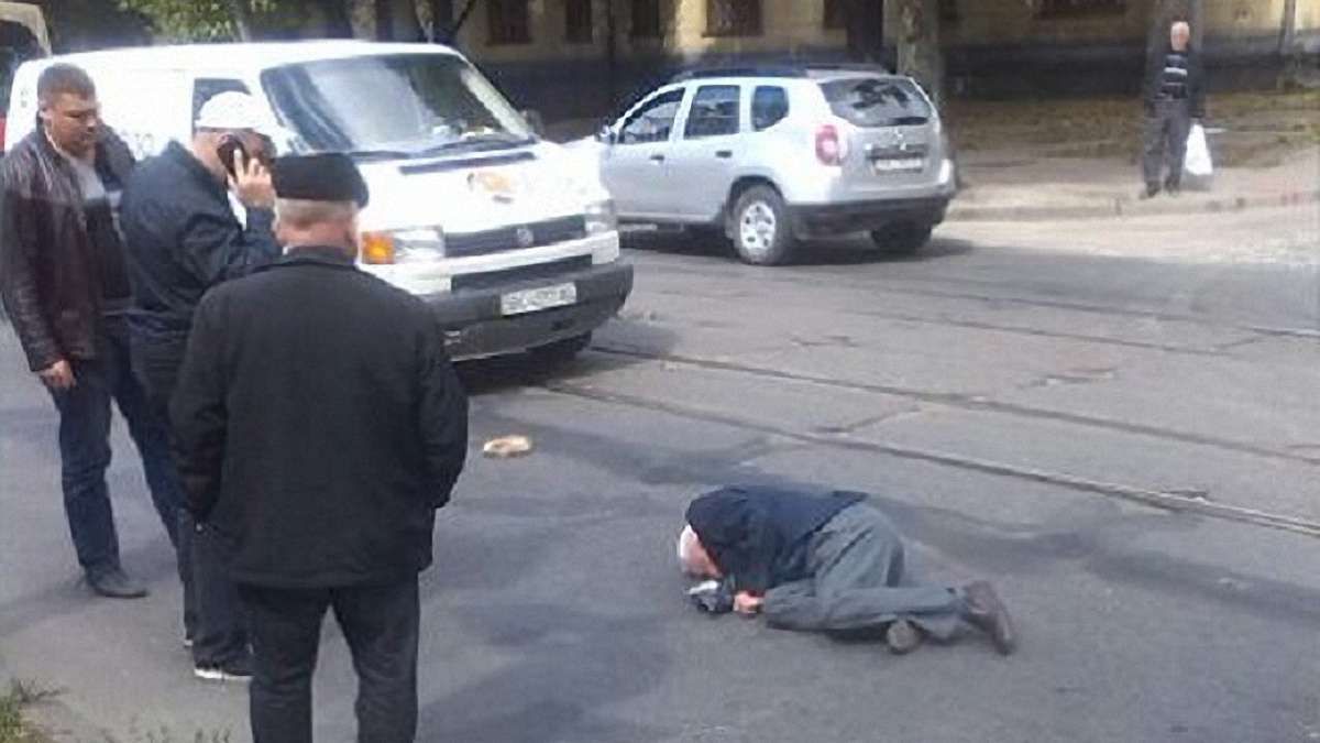 У Львові мікроавтобус збив чоловіка