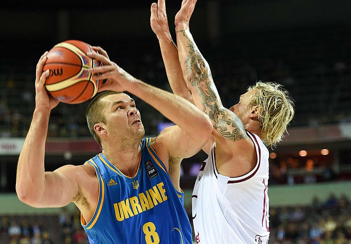 Збірна України здобула першу перемогу на Євробаскеті-2015