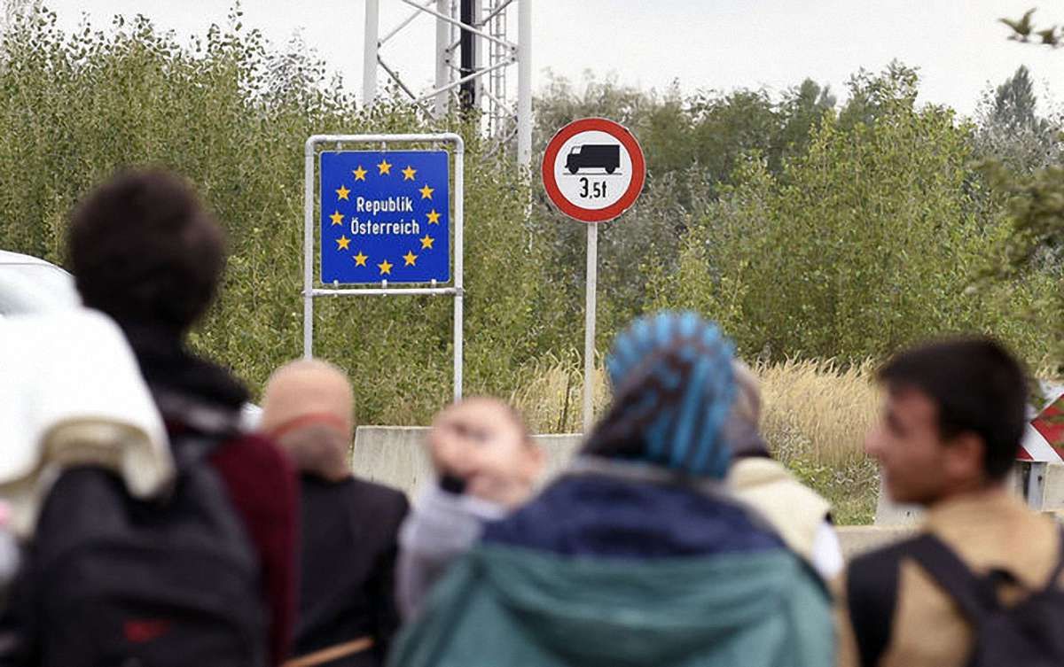 Через велику кількість біженців Німеччина вводить прикордонний контроль з Австрією