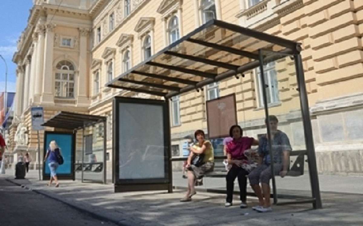 У центрі Львова за кошти підприємців облаштують 11 зупинок 