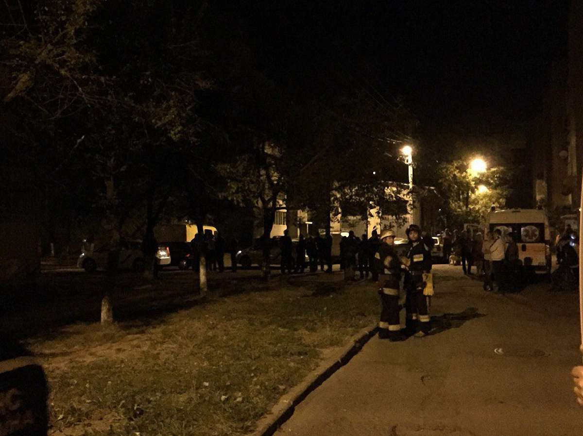 У Шевченківському районі Львова шукали вибухівку та стріляли по автомобілю