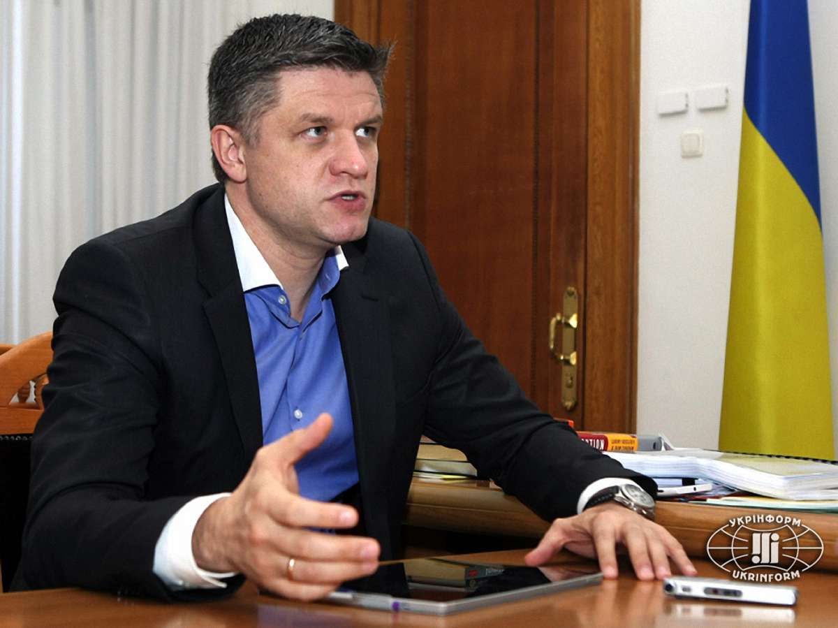 З жовтня Адміністрація президента припиняє брати на роботу тих, хто не знає англійської