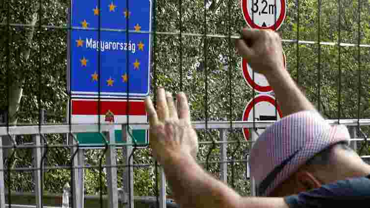 Хорватія перекрила кордон із Сербією через наплив мігрантів 