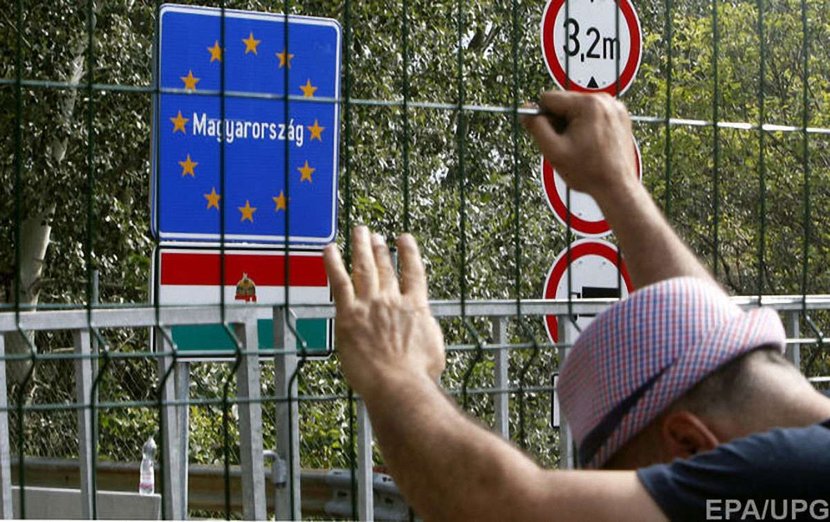 Хорватія перекрила кордон із Сербією через наплив мігрантів 