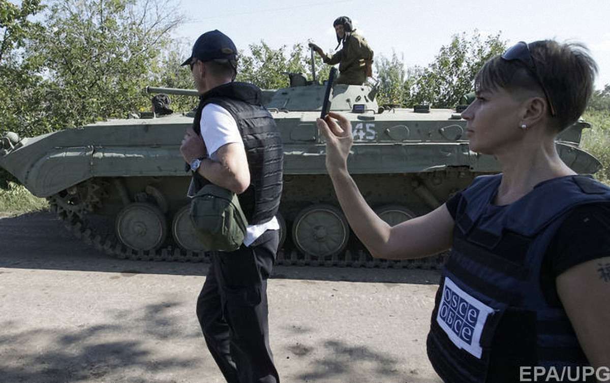 Спостерігачі ОБСЄ зафіксували танки і «Гради» бойовиків біля лінії розмежування