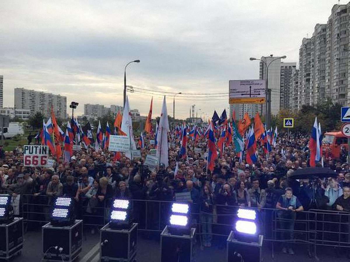 На околиці Москви опозиція проводить мітинг за зміну Путіна