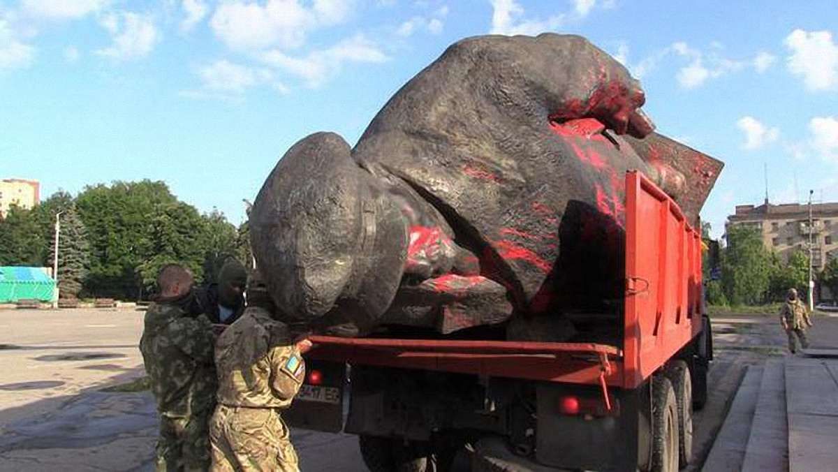 У Києві планують демонтувати 12 пам’ятників Леніну