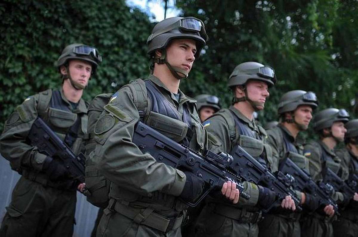 Аваков анонсував поступовий перехід Нацгвардії на контрактну основу