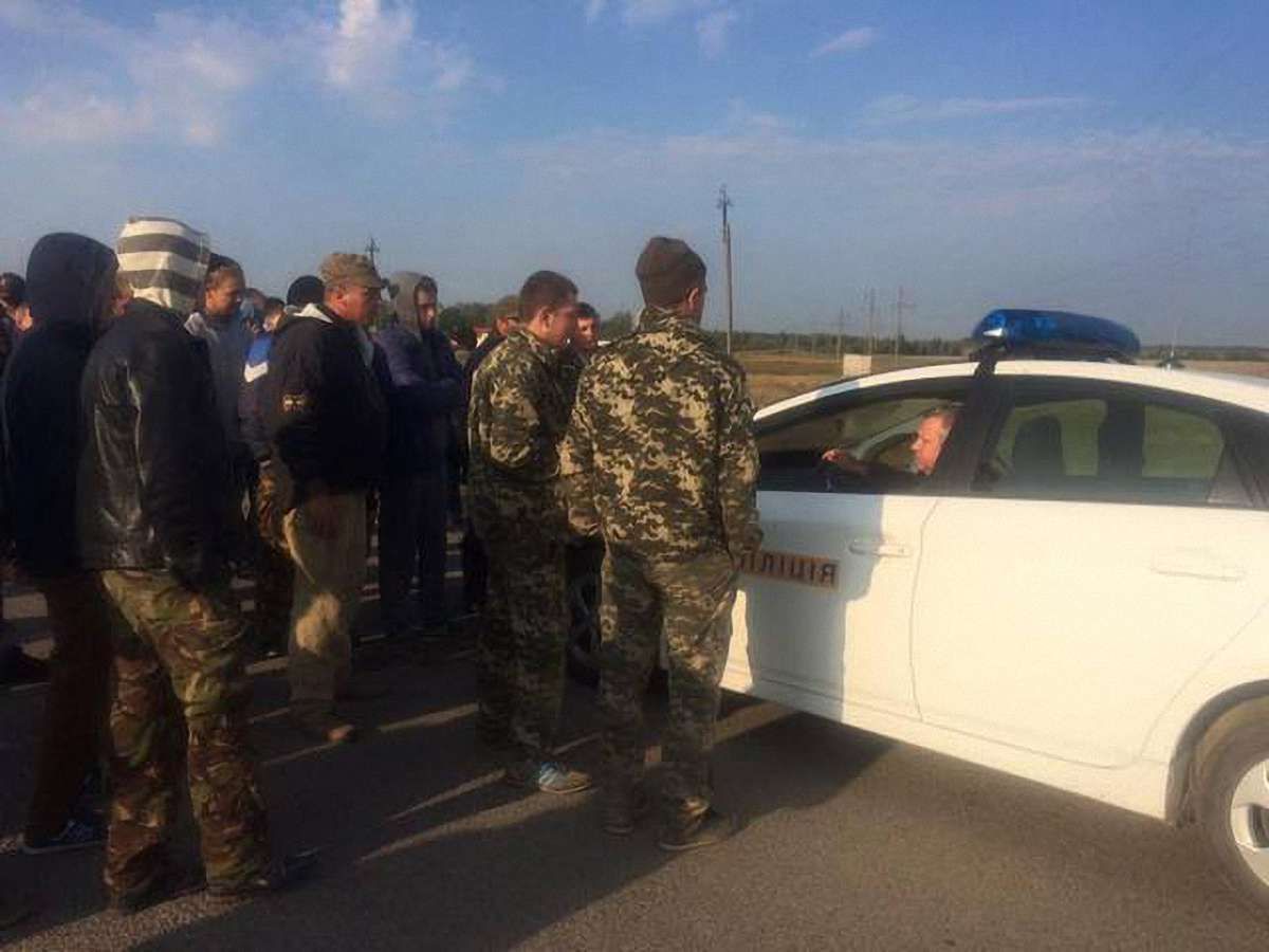 На Волині близько тисячі правоохоронців оточили у лісі незаконних добувачів бурштину 