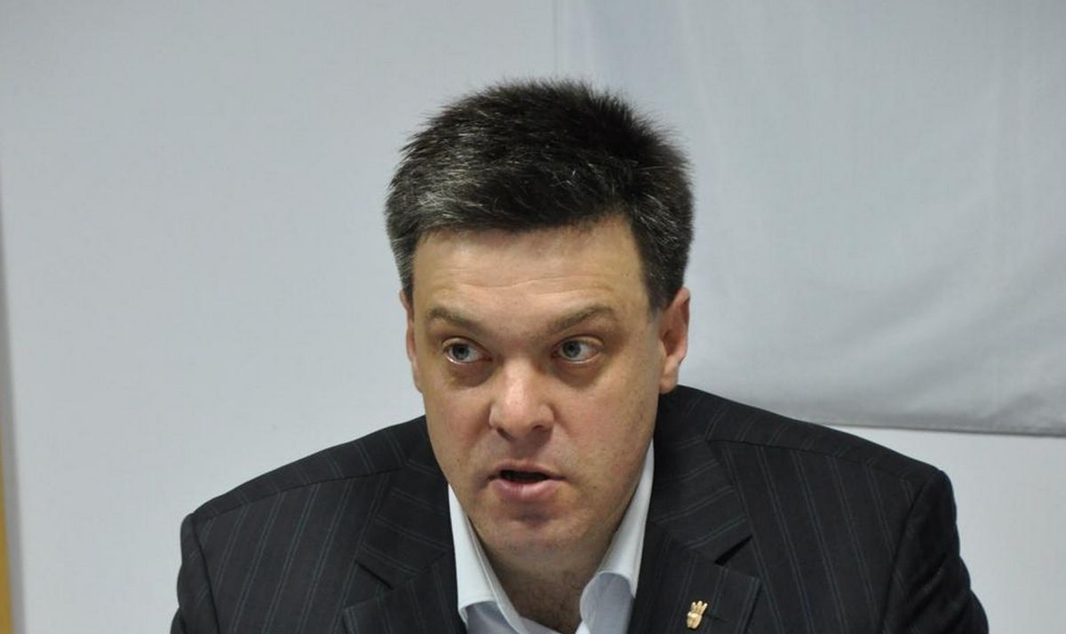 Слідчі МВС допитали Тягнибока