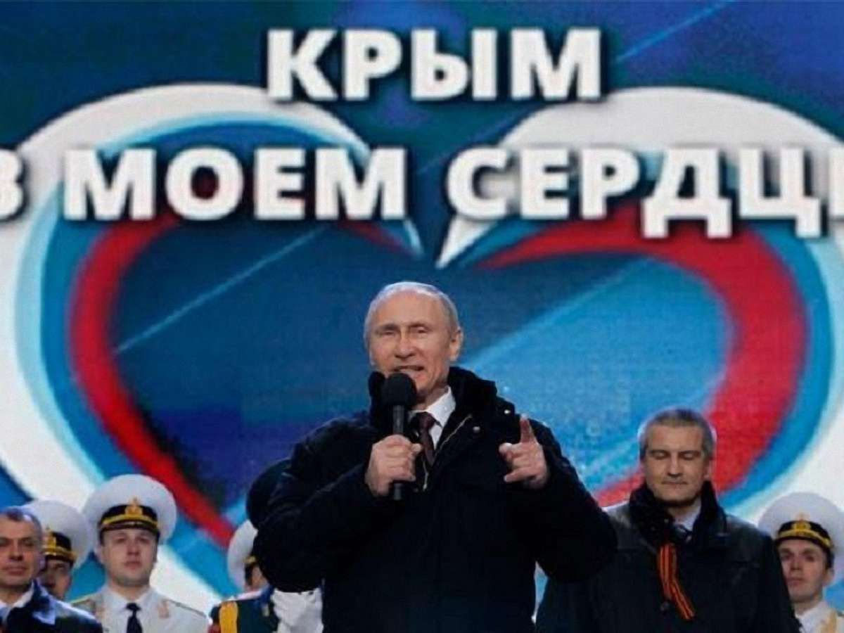 В анексованому Криму вилучають паспорти у жителів без прописки