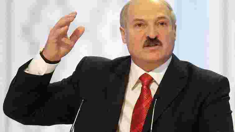 Якщо не зупинити кровопролиття на Донбасі, «спекотно» буде всьому світу, – Лукашенко 