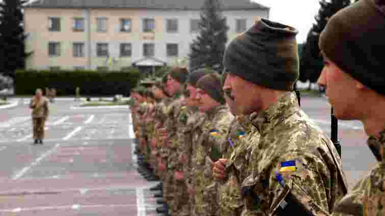 Уряд назвав кількість українців, які цього року підуть до війська
