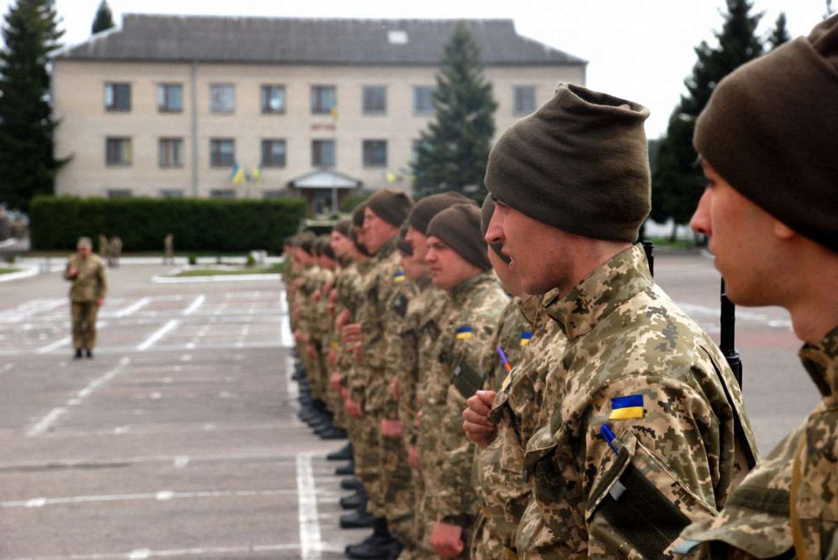 Уряд назвав кількість українців, які цього року підуть до війська