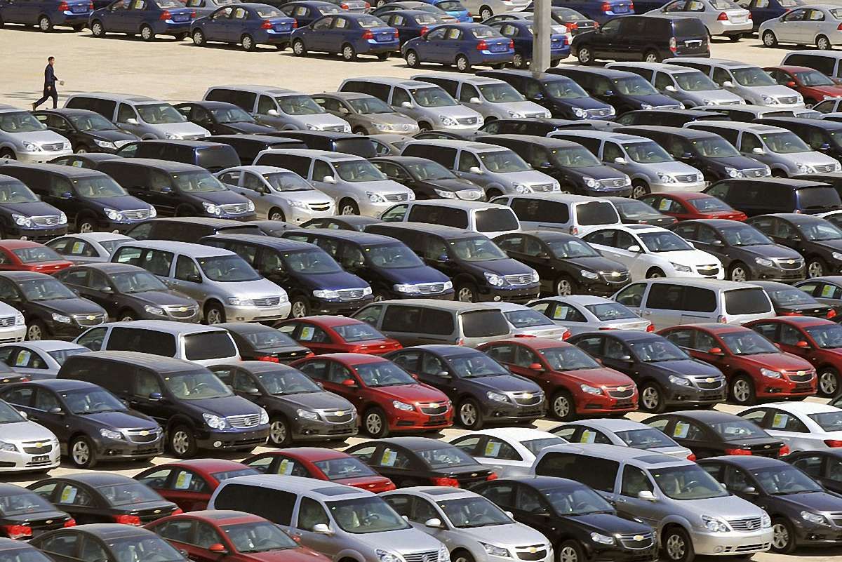 В Україні скасували мита на імпорт легкових автомобілів