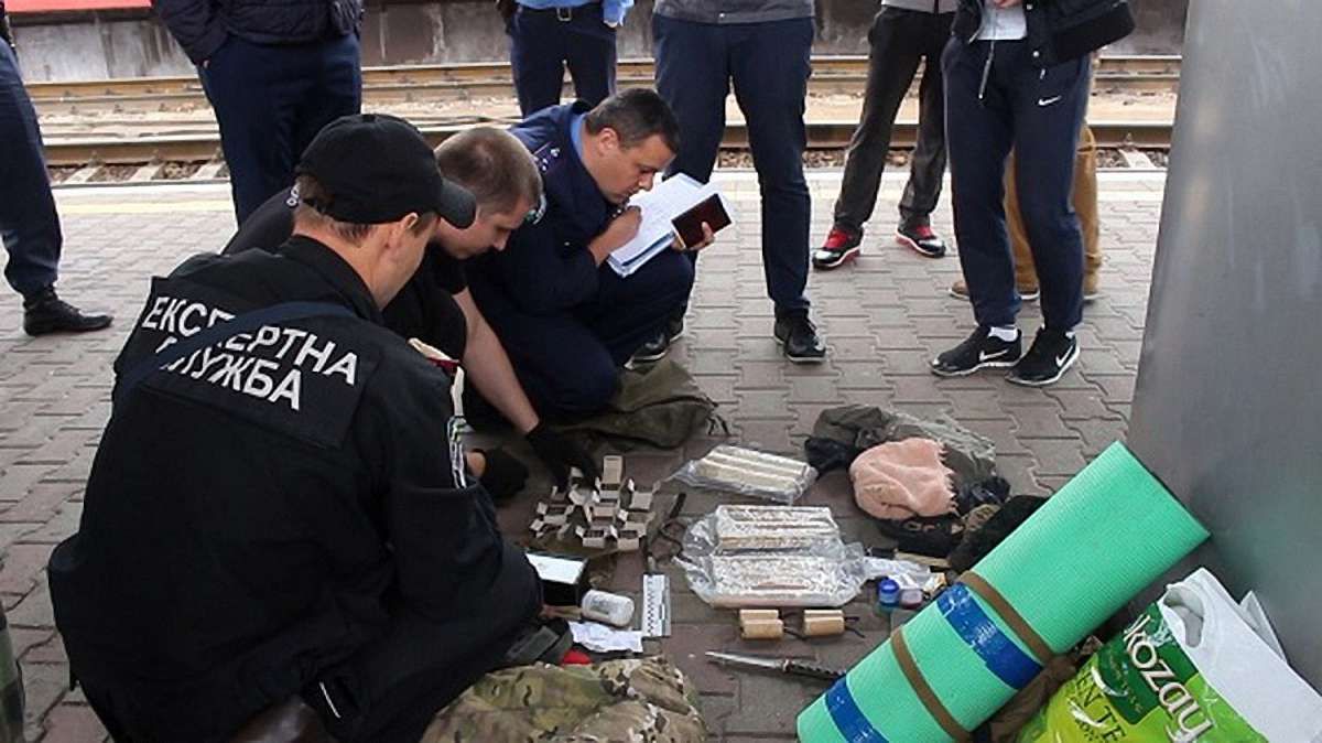 У Києві на вокзалі затримали трьох бійців АТО зі зброєю
