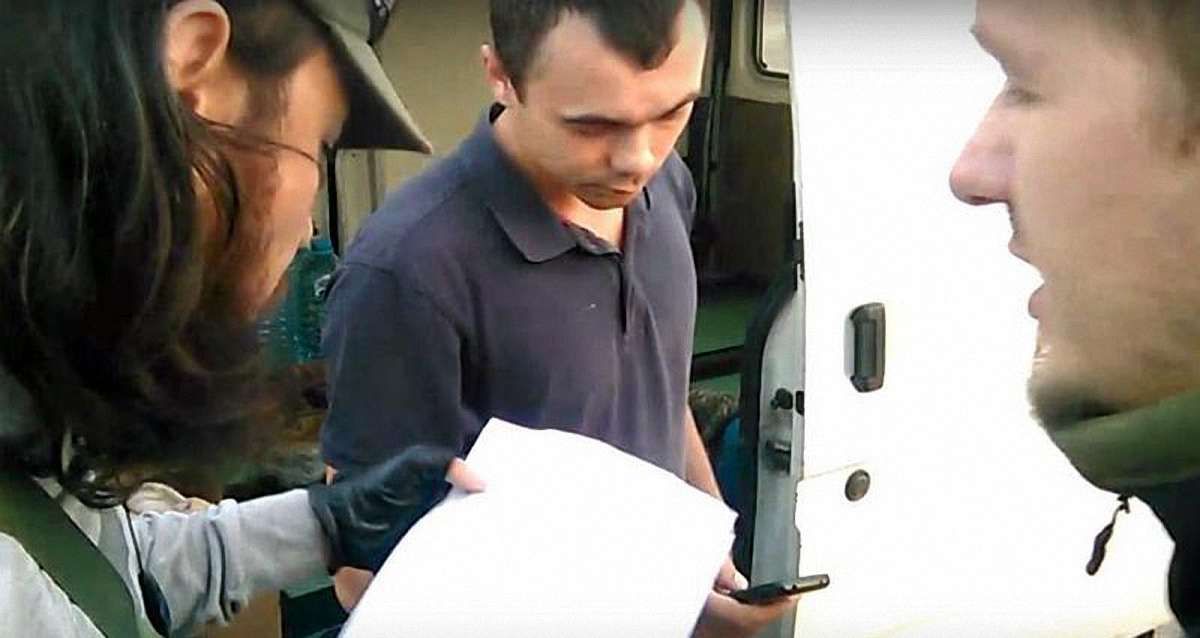 Бійці «Правого сектору» на кордоні з Кримом затримали вантаж броньованого скла
