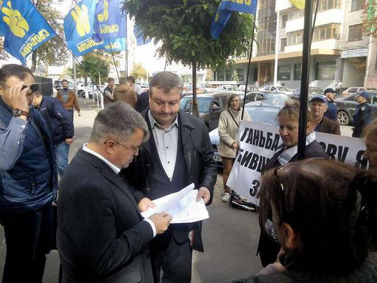 Керівнику київського осередку «Свободи» оголосили підозру за сутички під Верховною Радою