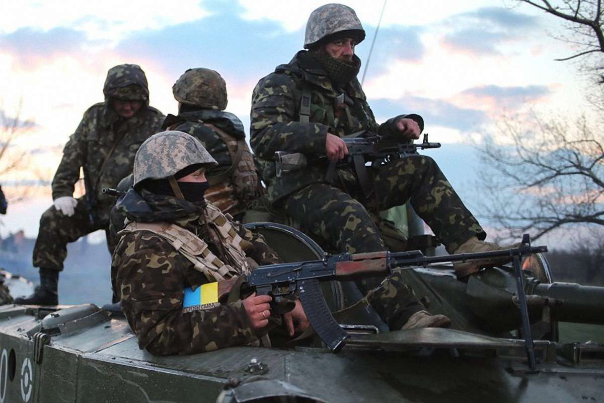 Штаб АТО відзвітував про цілковиту тишу на Донбасі і відведення озброєнь