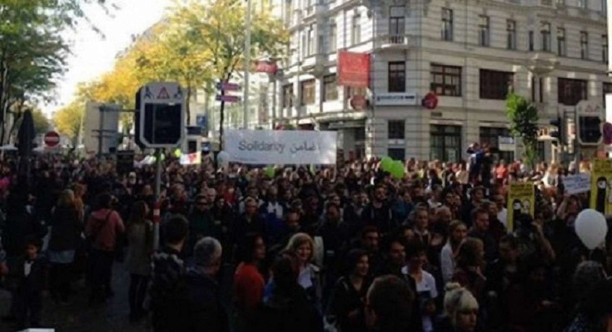 У Відні тисячі людей вийшли на мітинг на підтримку біженців