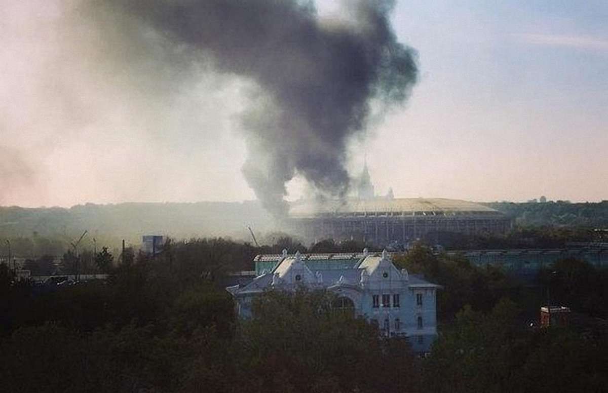 У Москві виникла пожежа на стадіоні «Лужники»