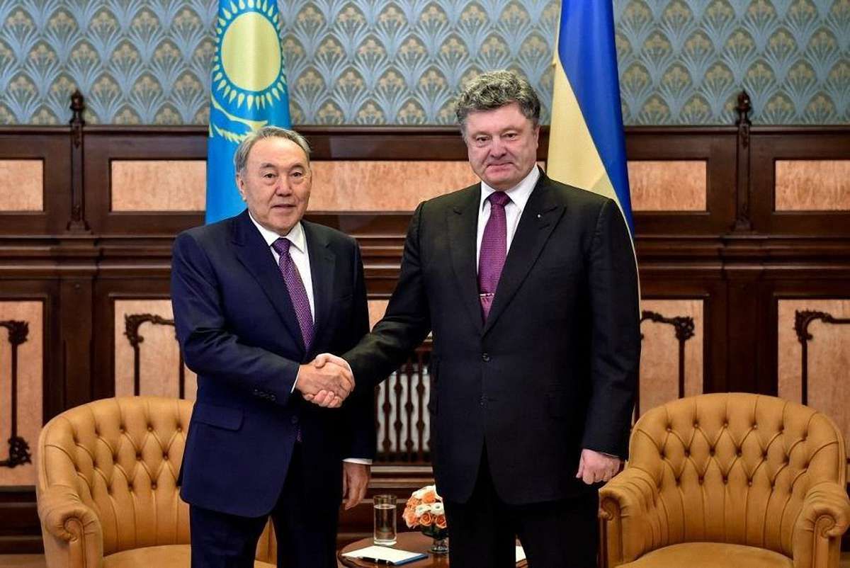 Порошенко зустрінеться з президентом Казахстану 8-9 жовтня