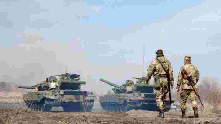 Бійці АТО завершили перший етап відведення танків на Луганщині 