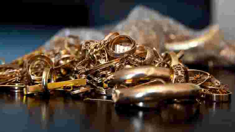 Власником загубленої барсетки із золотом виявився 24-річний львів'янин