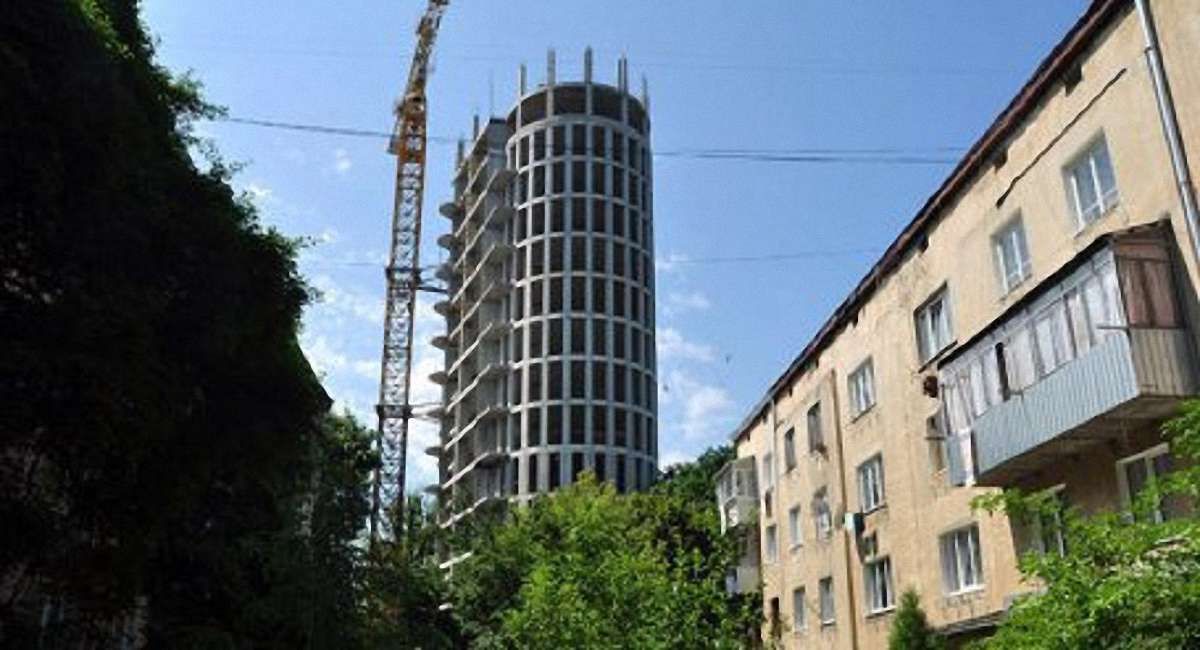 ДАБІ зупинила будівництво скандального хмарочоса у Львові
