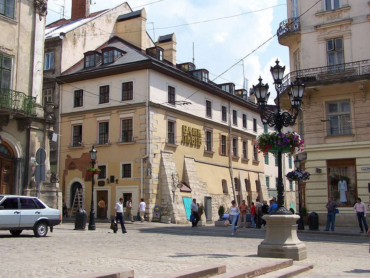 Банк «Львів» опинився у списку банків з непрозорою власністю 