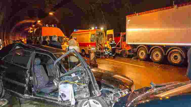 У Болгарії зіштовхнулись кілька десятків автомобілів, є жертви