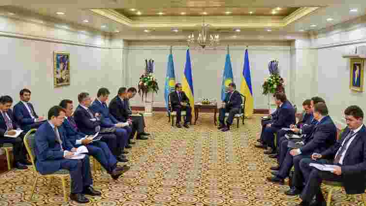 Порошенко сподівається на посилення співпраці з Казахстаном