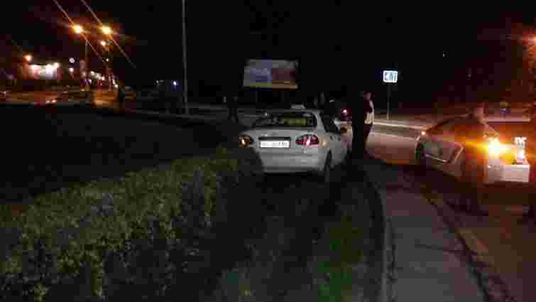 У Львові п`яний таксист розбив своє таксі і втік з місця ДТП