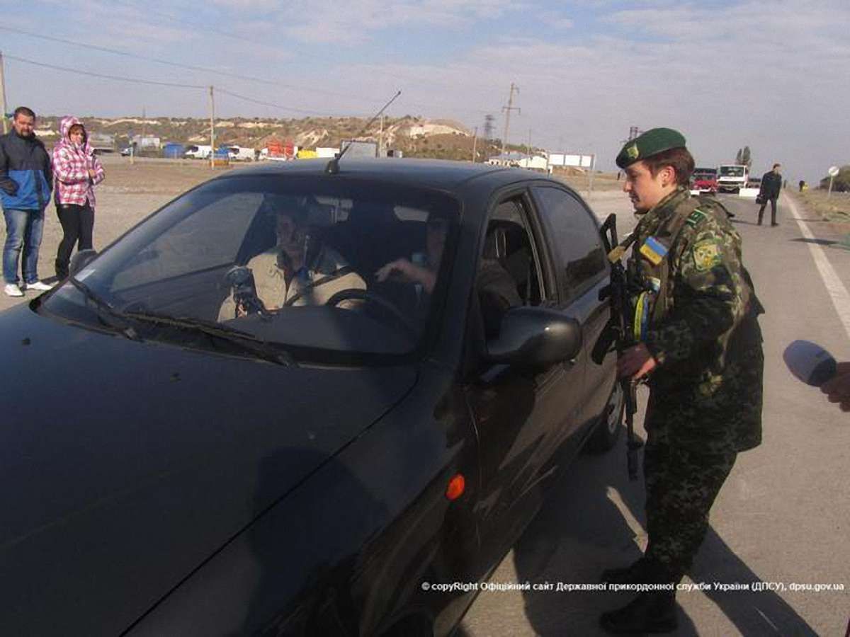 Поблизу Новотроїцького на Донеччині відкрили пункт пропуску з логістичним центром