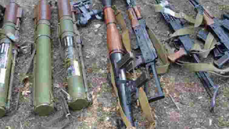 На Луганщині виявили схрон зі зброєю