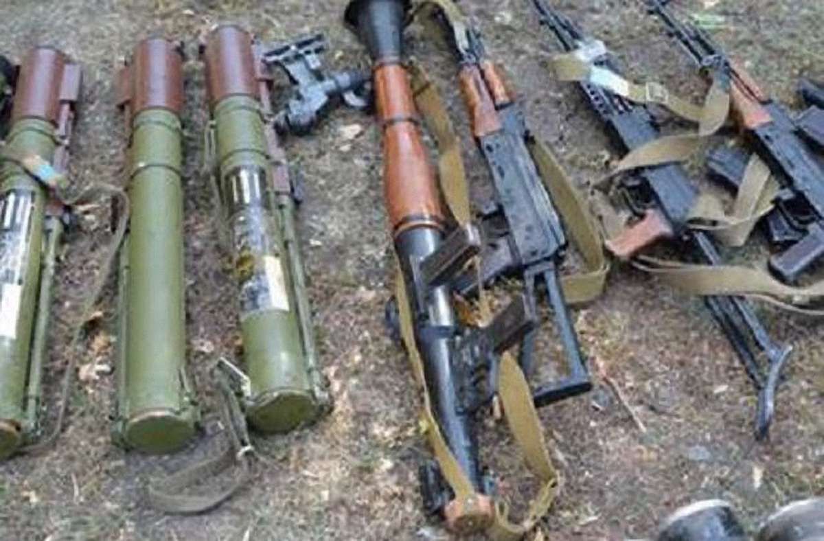 На Луганщині виявили схрон зі зброєю