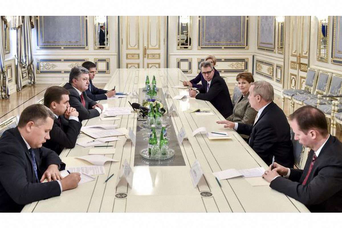 Порошенко прокоментував намір бойовиків перенести псевдовибори на Донбасі