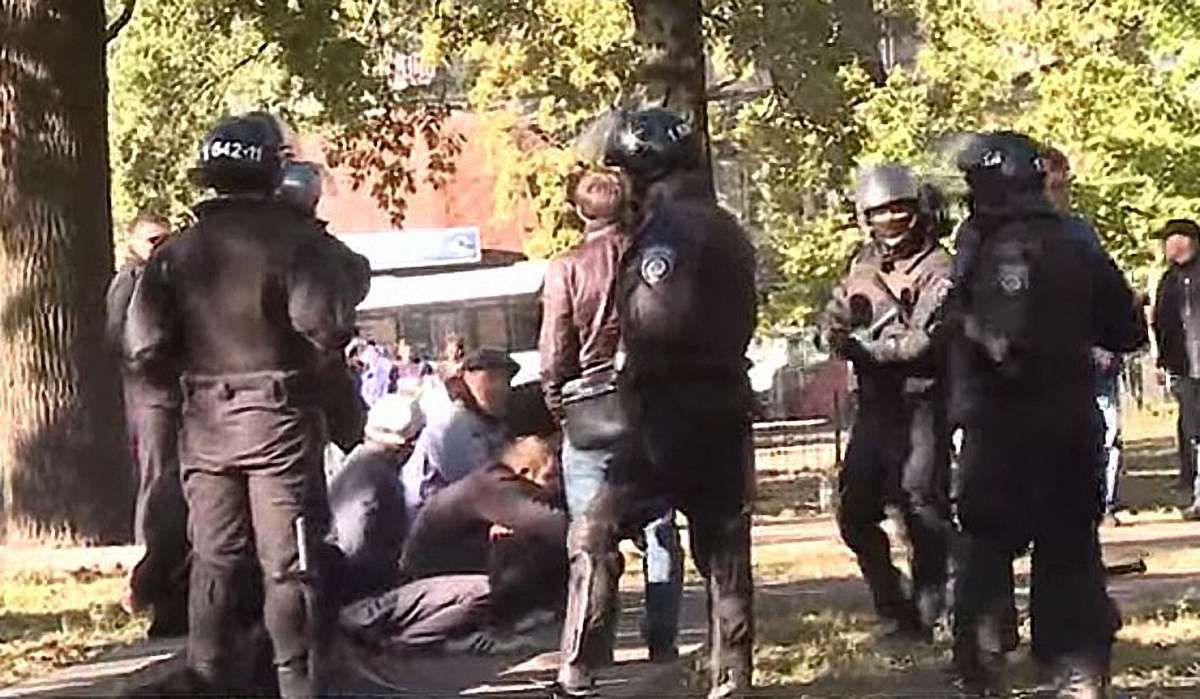Суд заарештував п’ятьох затриманих під час стрілянини біля метро у Києві