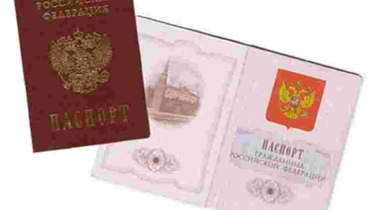 Жителям Криму без російських паспортів обмежують доступ до медичних послуг