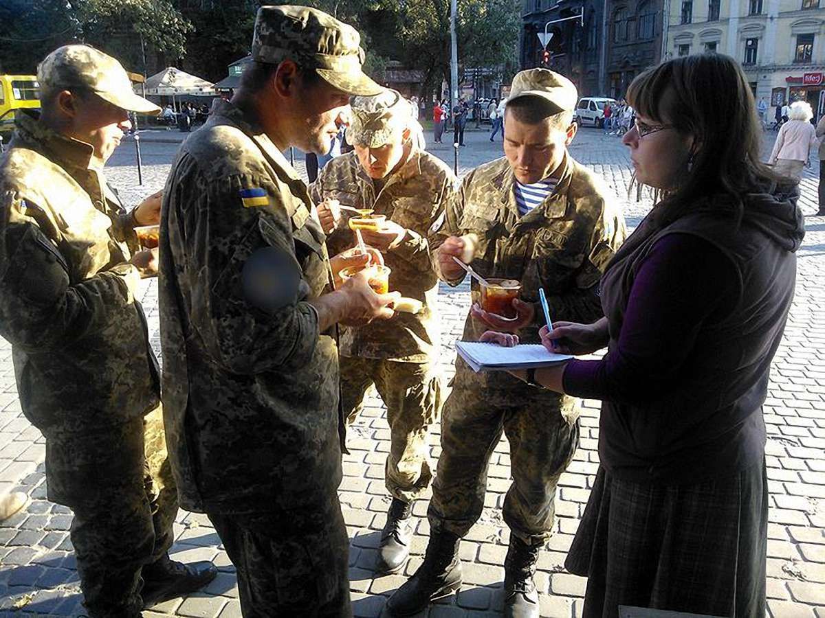 До Дня захисника України у Львові пригощатимуть військових