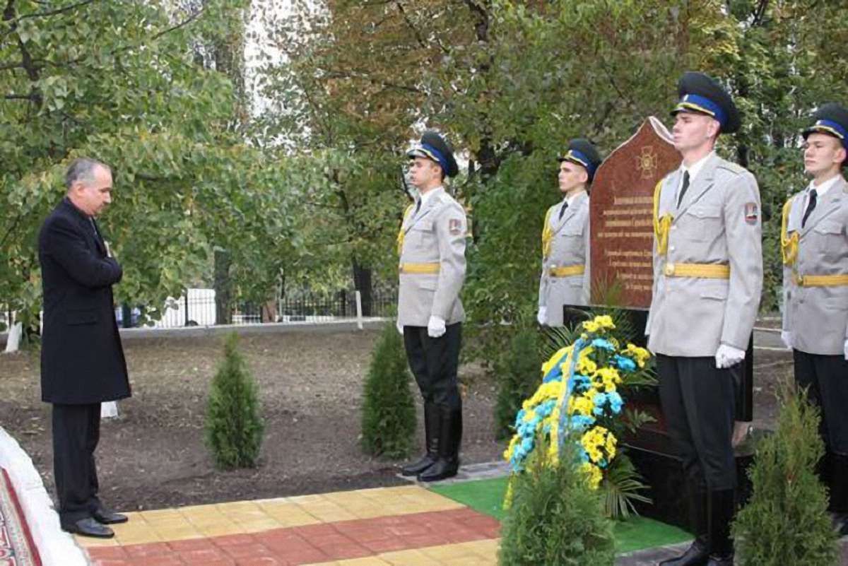В Академії СБУ відкрили пам'ятник загиблим в АТО співробітникам спецслужби