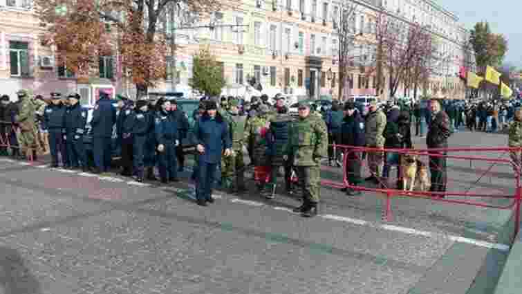 Перед мітингом «Свободи» і «ПС» на Михайлівській площі у Києві вилучили фаєри