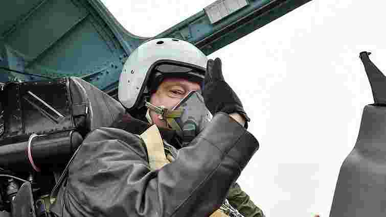 Порошенко у Запоріжжі особисто «випробував» винищувач Су-27