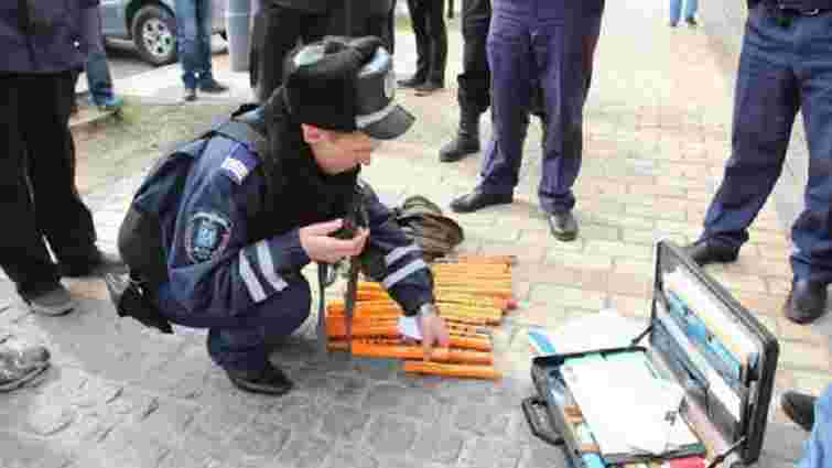 На мітинг у центрі Києва прийшли з ножами, кастетами та піротехнікою, - МВС