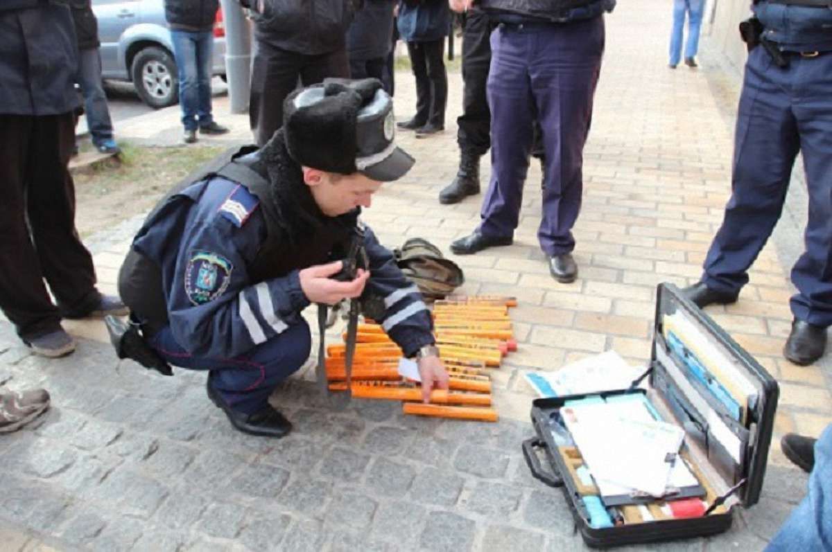 На мітинг у центрі Києва прийшли з ножами, кастетами та піротехнікою, - МВС